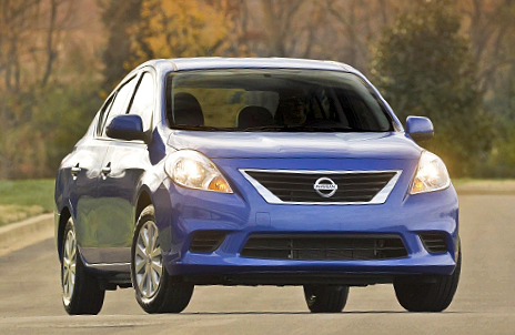 Nissan Tiida o Versa 2014